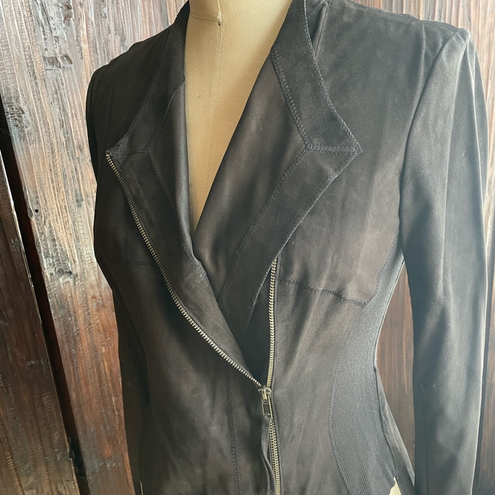 illia goat suede zip jacket with rib knit side seam and sleeve inserts